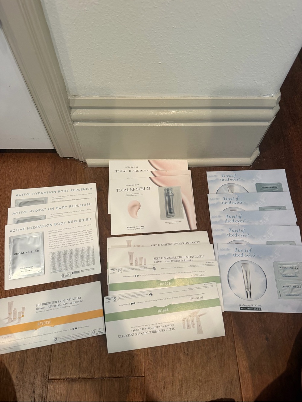 Rodan + Fields Sample Sachet Set in Cream, Silver, Light Pink and Light Blue